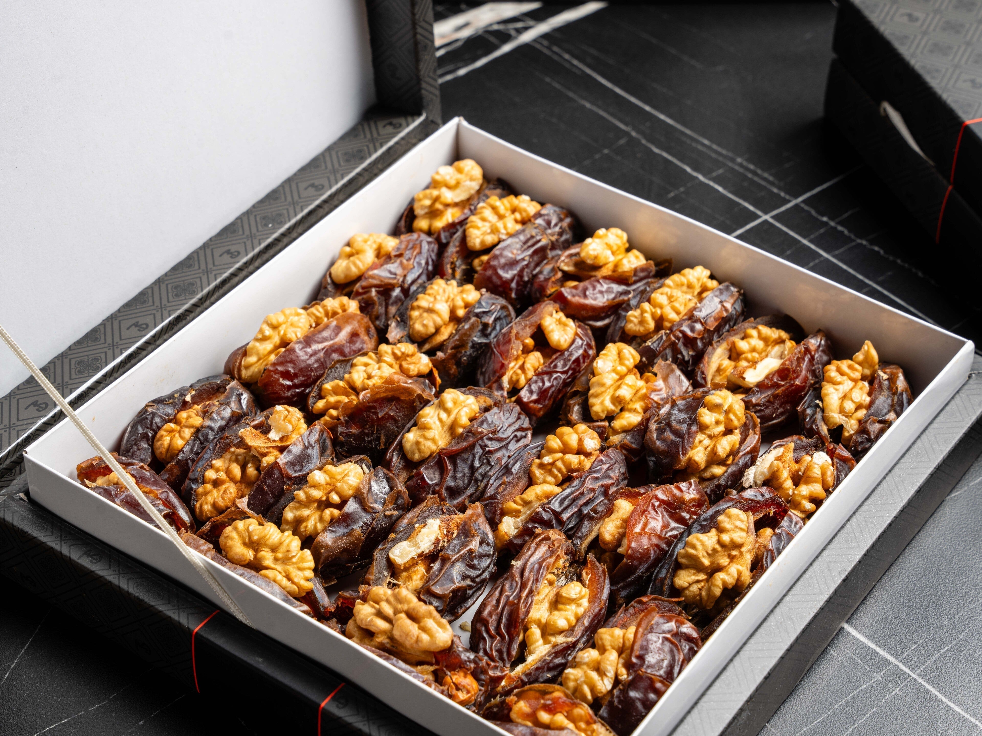 Datteln mit Walnuss Geschenkbox