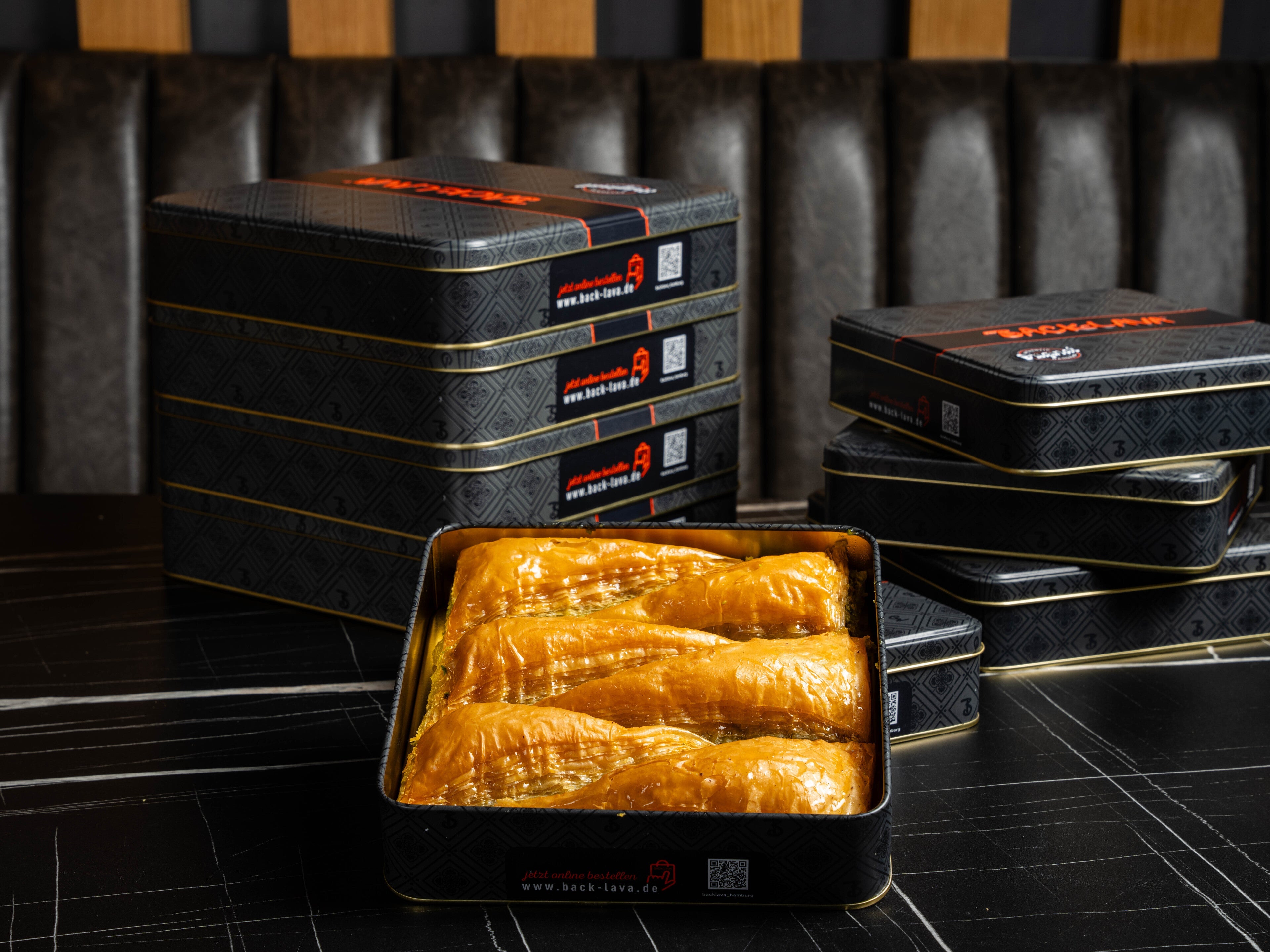 Geschenk Box 1 – Karottenschnitt Baklava mit Antep-Pistazien