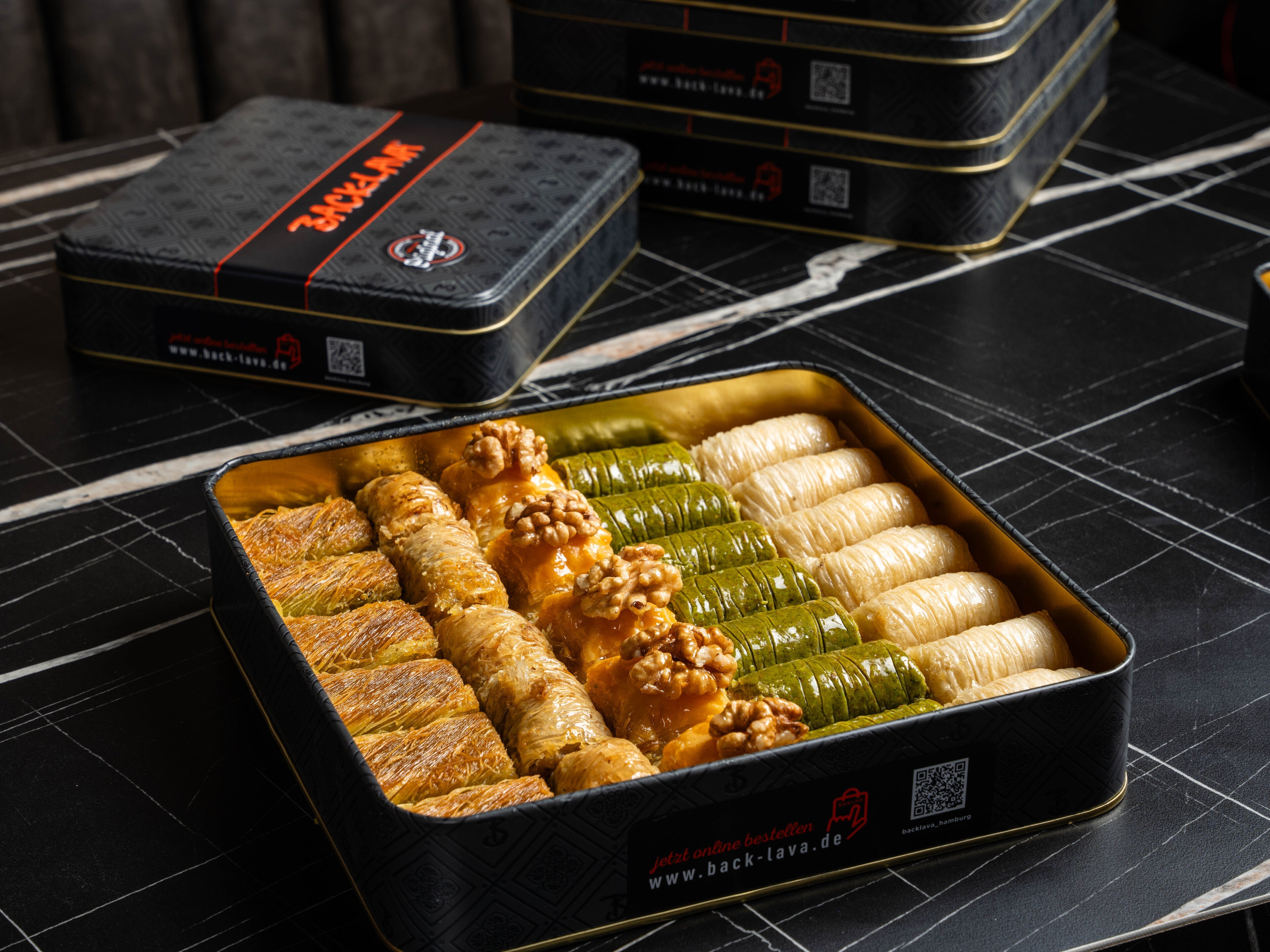 Geschenkbox 3 – Exquisite Auswahl traditioneller Baklava-Spezialitäten