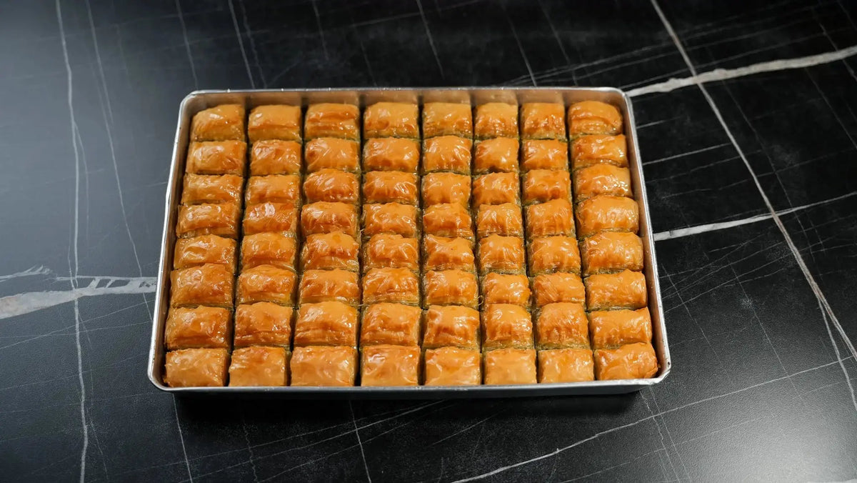 Klassische Pistazien Baklava von Back-Lava – Blech ca. 1800 g, goldbraun gebacken mit hochwertigen Pistazien