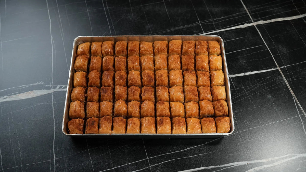 Weihnachts Baklava von Back-Lava – Detailaufnahme der Zimtnote und Pistazienfüllung