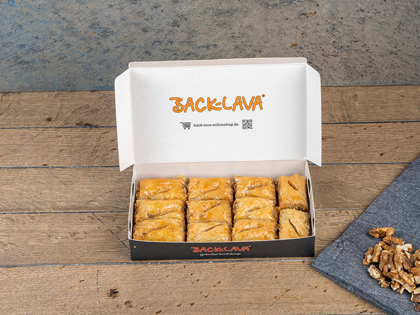 Gerollte Baklava mit walnuss