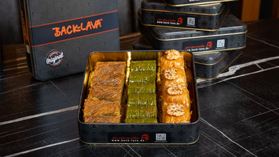 Bestseller Box | Walnuss Baklava, Baklava mit Pistazien, Pistazienrollen 