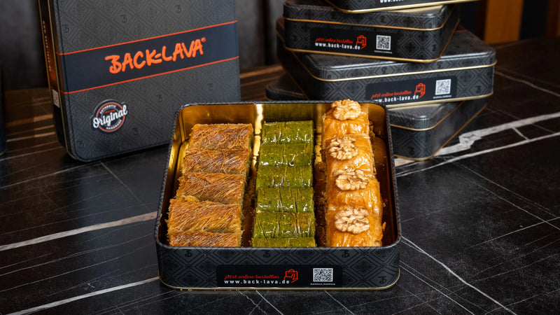 Bestseller Box | Walnuss Baklava, Baklava mit Pistazien, Pistazienrollen 