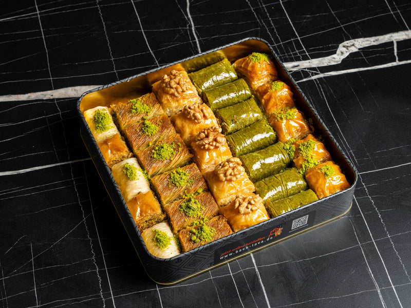 Geschenk Box Premium – Exklusive Auswahl traditioneller Baklava-Spezialitäten 