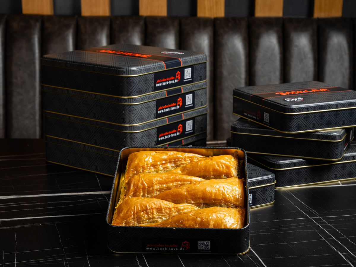 Geschenk Box 1 – Karottenschnitt Baklava mit Antep-Pistazien 