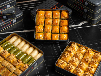 Geschenk Box Gold – Kuru Baklava mit Pistazien 