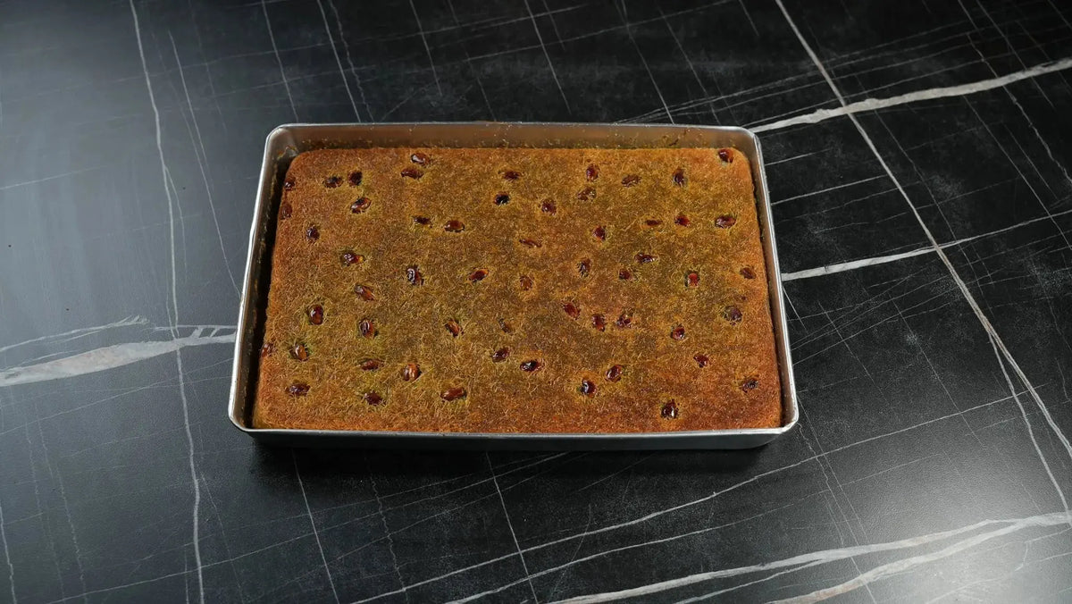 Kleines Engelshaar Baklava Blech mit Pistazien von Back-Lava – ca. 2000 g, knusprige Kadayif-Spezialität
